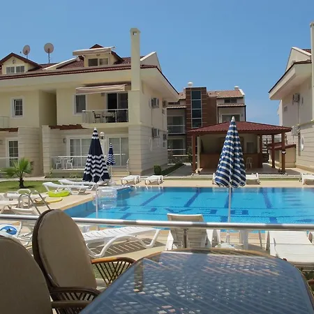 Ocean Beach Club B1 *